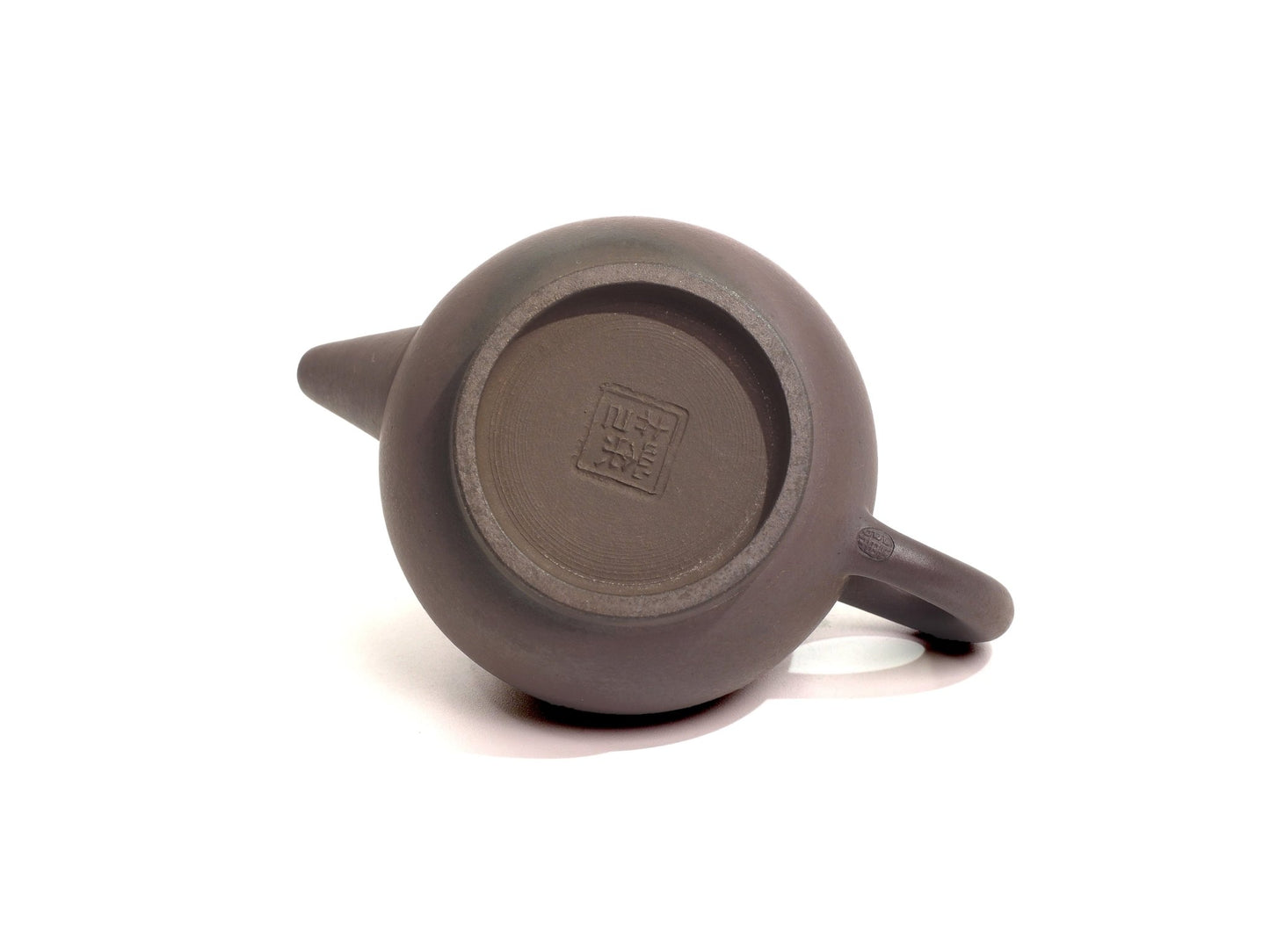 Bottom view of Yixing Zisha Wood Fired Ju Lun Zhu Teapot, 120ml, Zhao Zhuang Hong Ni, from Cha Zhi Ji