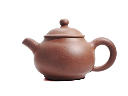 Left side profile of Cha Zhi Ji 逸公壶 Yixing teapot, 45ml, handmade with diamond grade purple clay