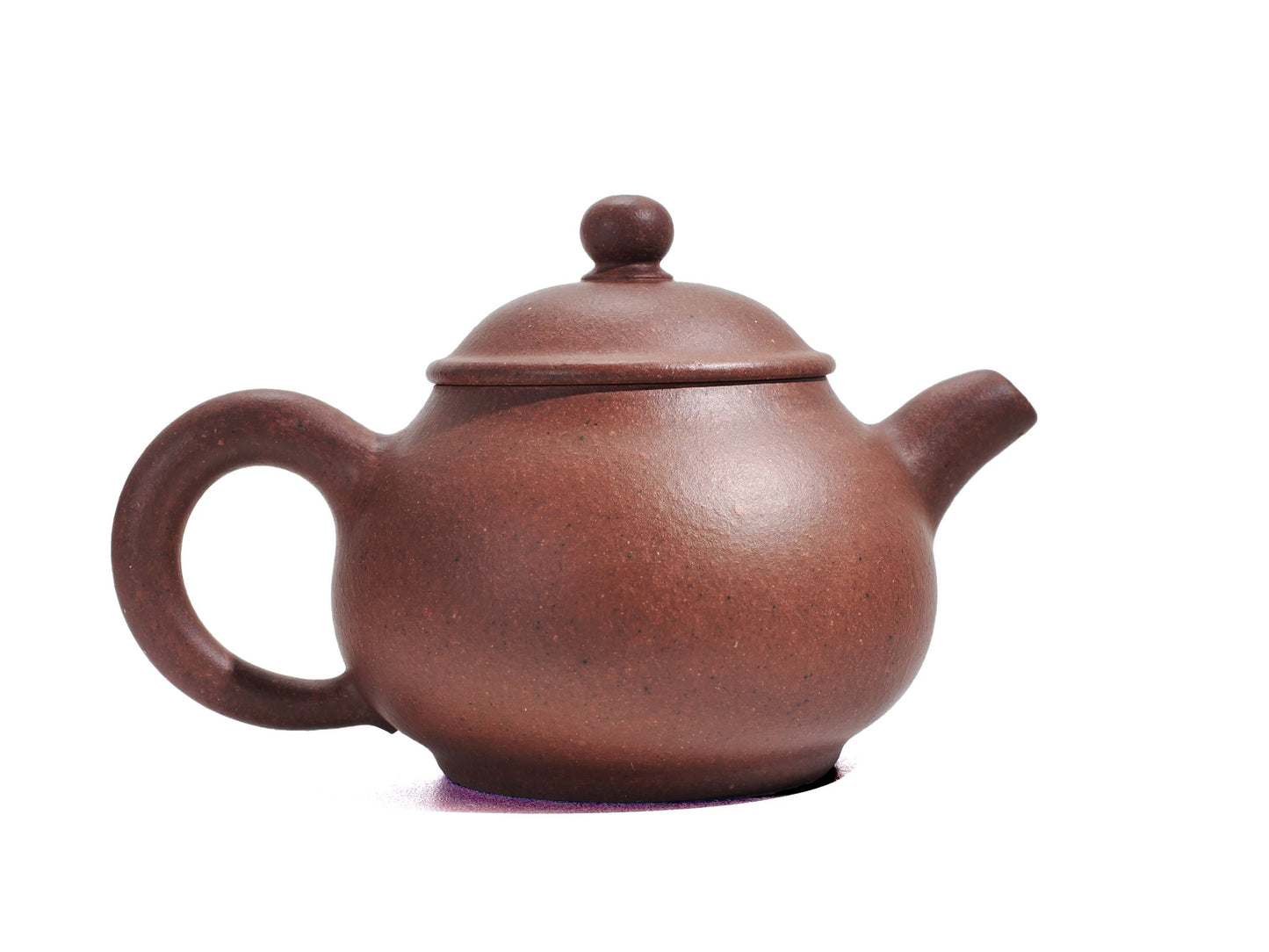 Right side profile of Cha Zhi Ji 逸公壶 Yixing teapot, 45ml, diamond grade Zisha clay