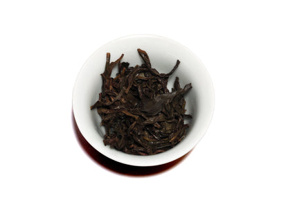 Brewed wet leaves of Phoenix Song Zhong Dancong Oolong Tea