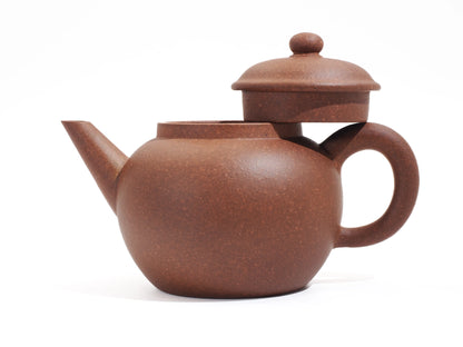 Silver Grade teapot with the lid resting on top, displaying the wide opening and the 30th Anniversary craftsmanship.