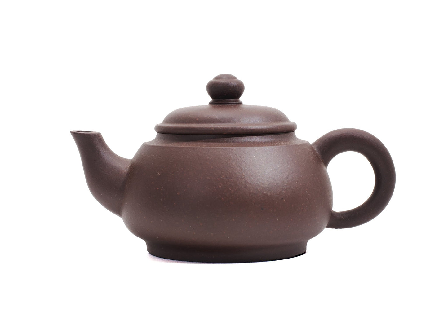 Side profile of Wu Yun Yixing teapot made from Bronze Grade clay