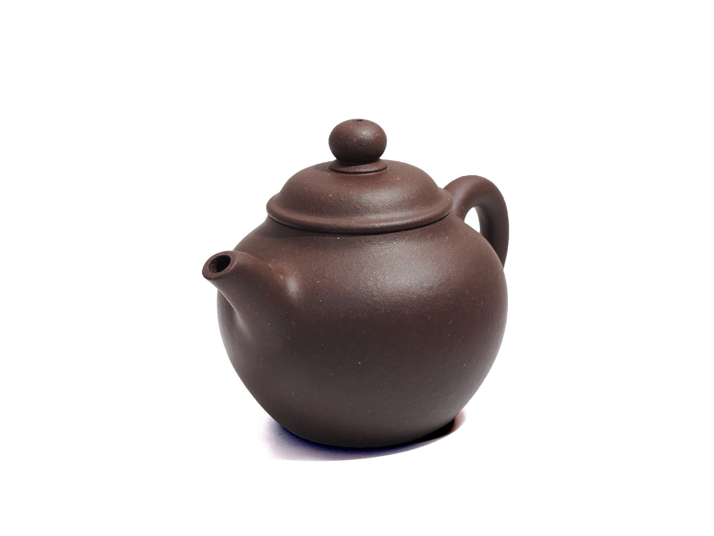 Angled front-left view of Yi Gong Qiu Shui Yixing teapot, 50ml bronze-grade