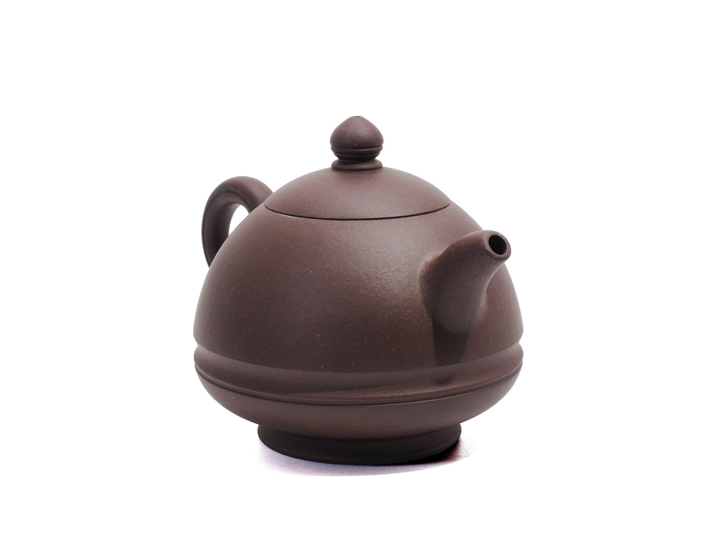 Right angled view of Yu Li teapot showing seamless lid and spout alignment