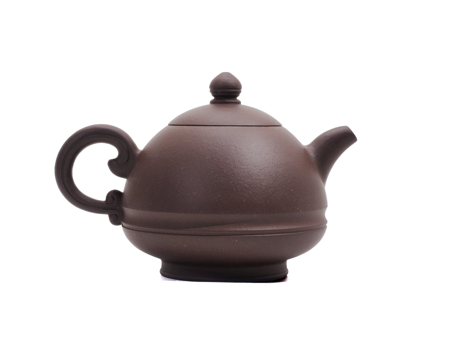 Handle side of Yu Li teapot featuring elegant swirl handle