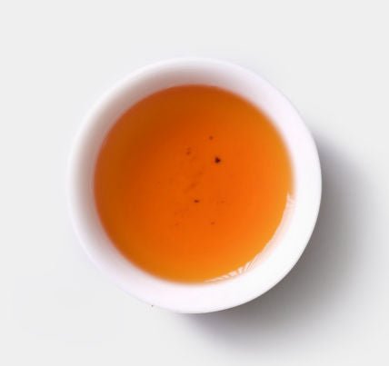 Tea soup of Bu Lang Zheng Shan Sheng Pu-erh tea from 2008 by Cha Zhi Ji