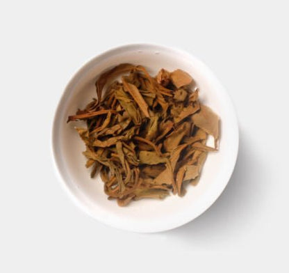 Brewed tea leaves of Bu Lang Zheng Shan Sheng Pu-erh tea from 2008 by Cha Zhi Ji