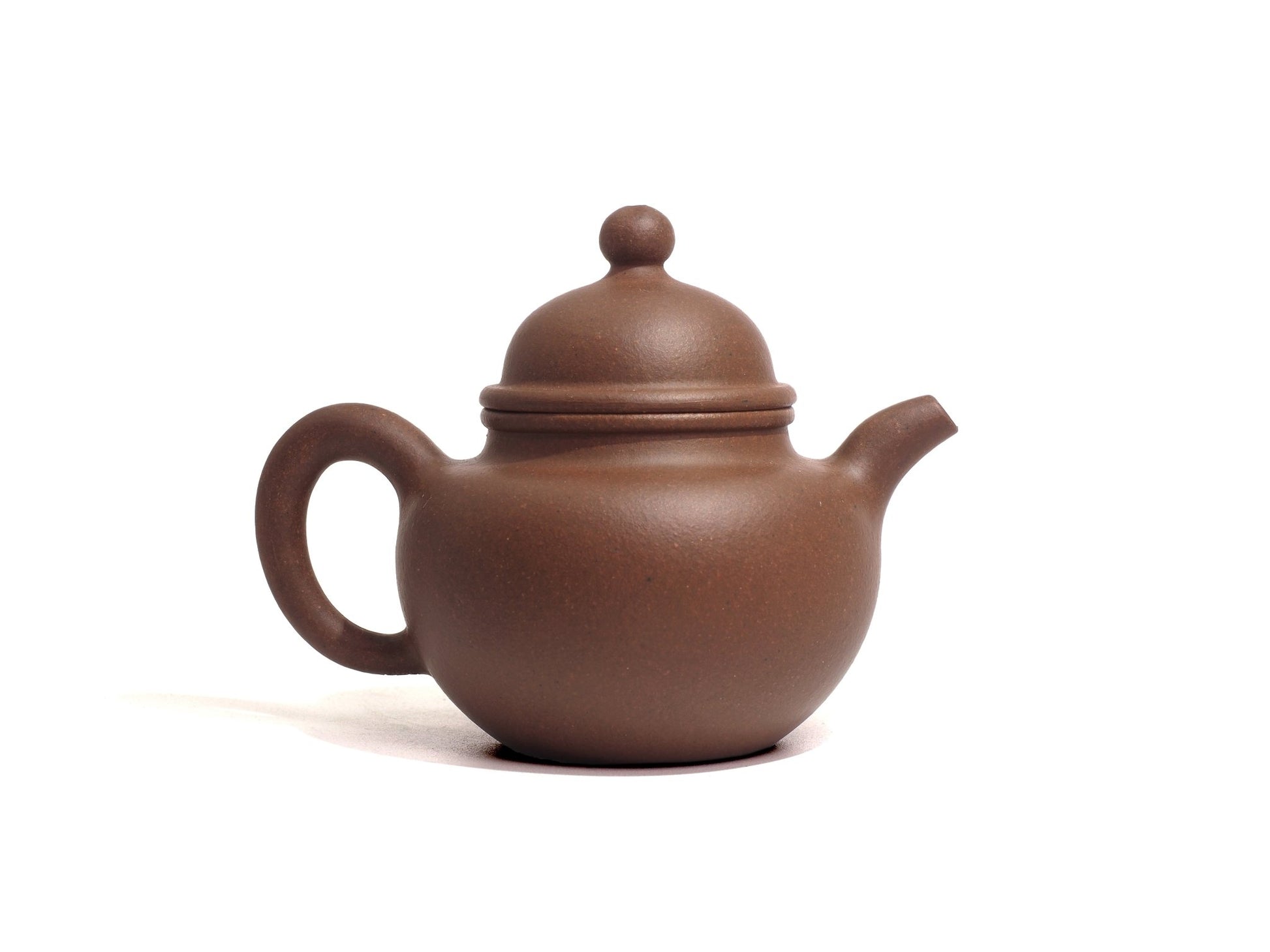 Straight profile view of Duo Qiu Teapot