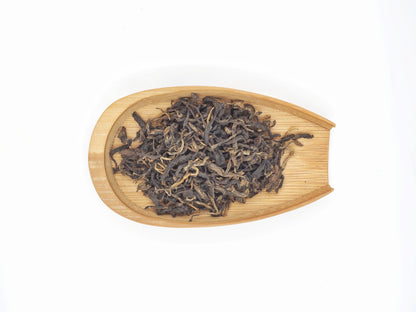 Loose leaves of Lao Shu Dian Hong black tea from Cha Zhi Ji