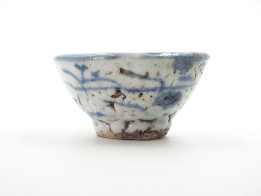 Front view of Late Ming/Early Qing Dynasty Seaweed Motif Cup from Cha Zhi Ji