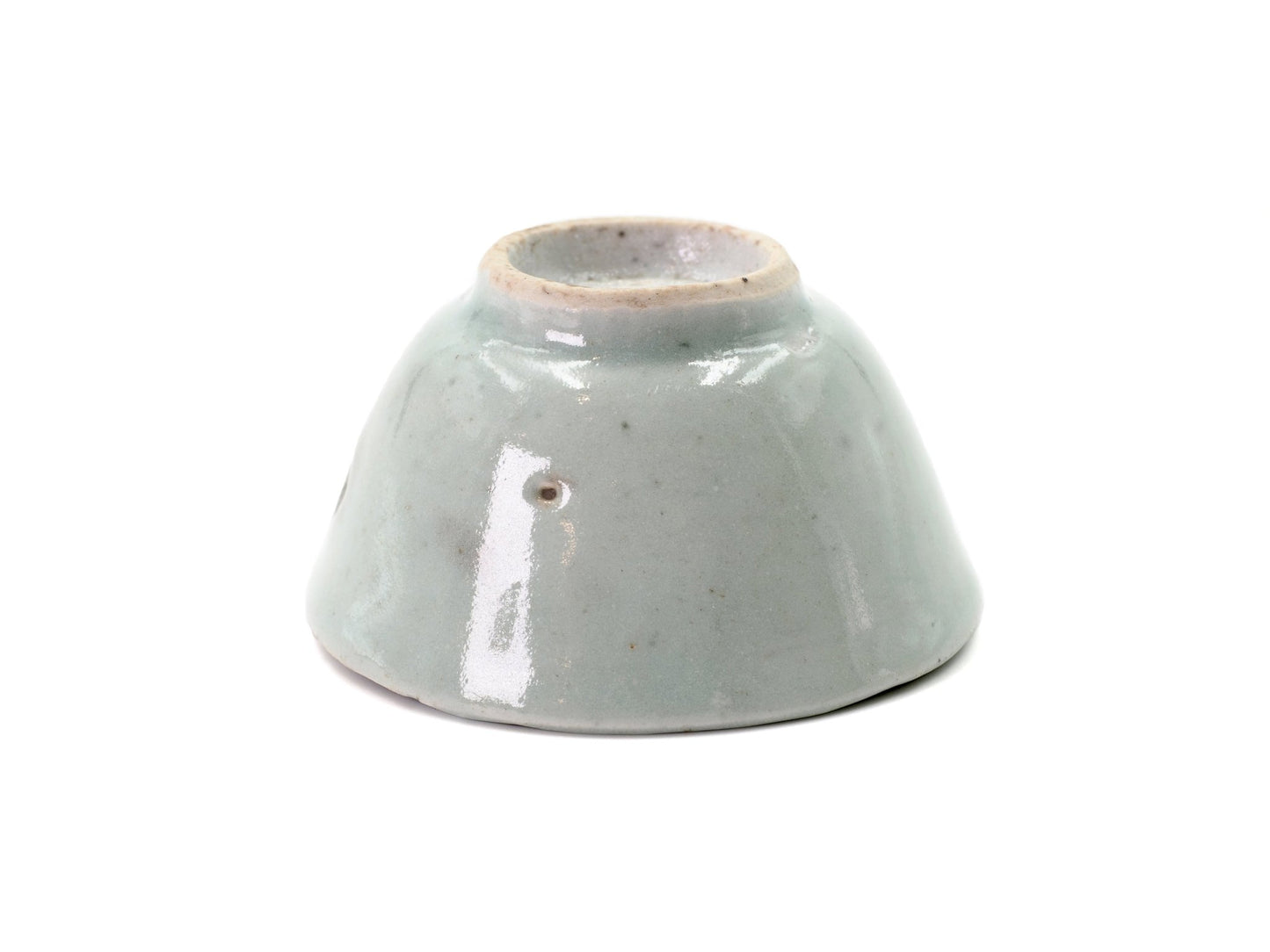Bottom view of Mid-Qing Dynasty Celadon Cup from Cha Zhi Ji