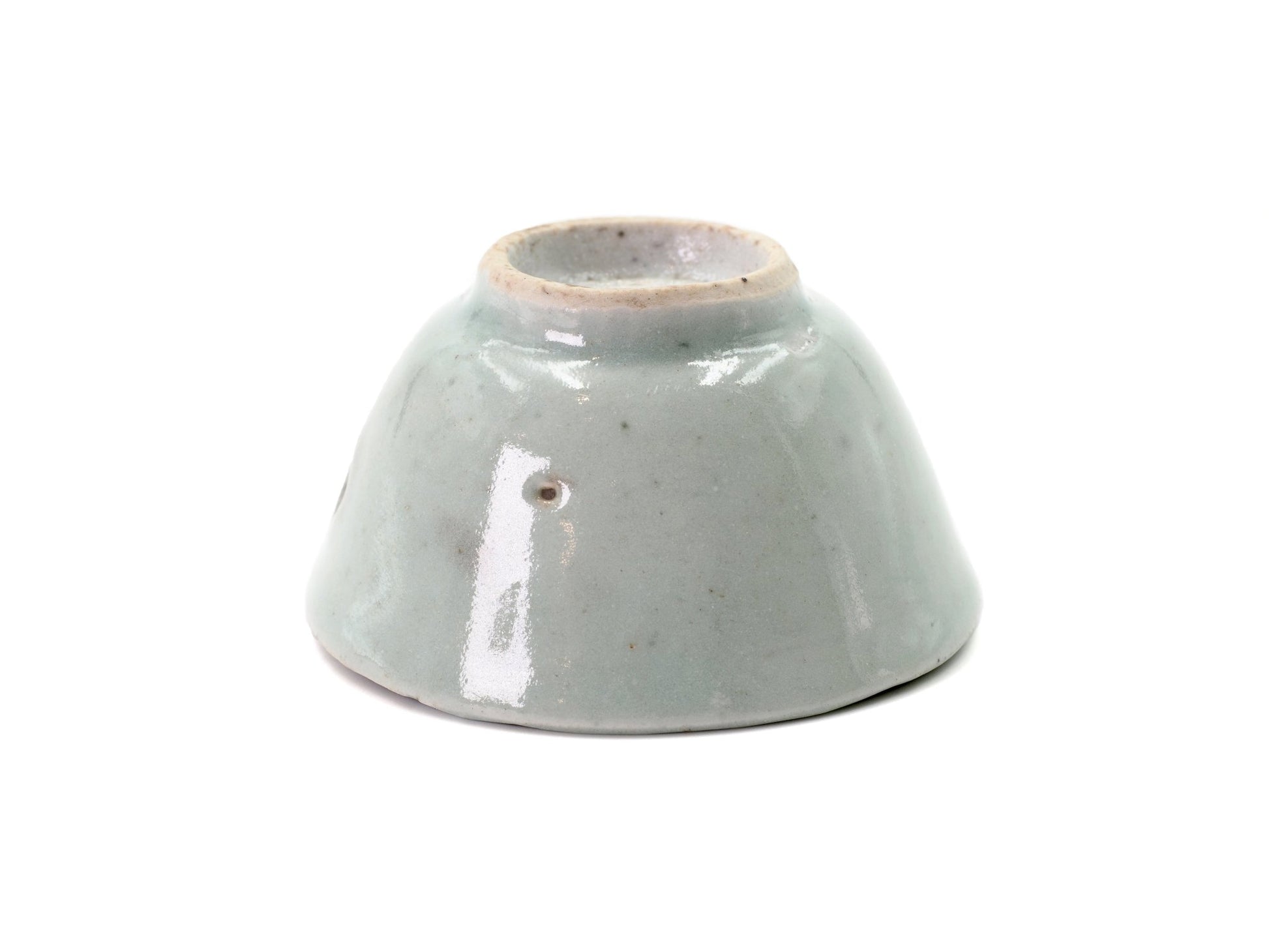 Bottom view of Mid-Qing Dynasty Celadon Cup from Cha Zhi Ji