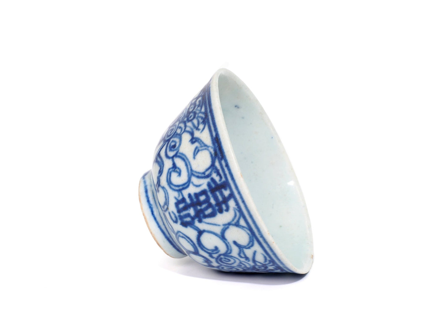 Side view of Mid-Qing Dynasty Double Happiness Cup from Cha Zhi Ji