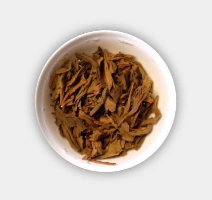 Brewed tea leaves of Yi Wu Zheng Shan Sheng Pu-Erh tea from 2008 by Cha Zhi Ji